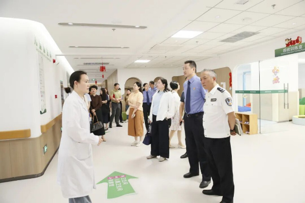 检爱同行 向阳生长③｜检察开放日上未成年人心理观护站正式揭牌